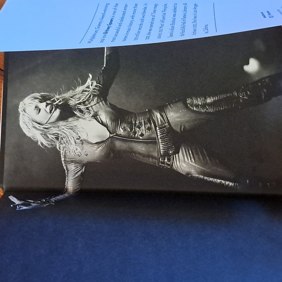 Britney Spears The Woman in Me book - Picture 6 of 7